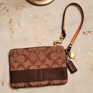 Coach 40028 signature khaki/mahogany brown canvas wristlet